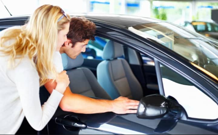 When looking to buy your new car, when is the best time of the month to pull the trigger?