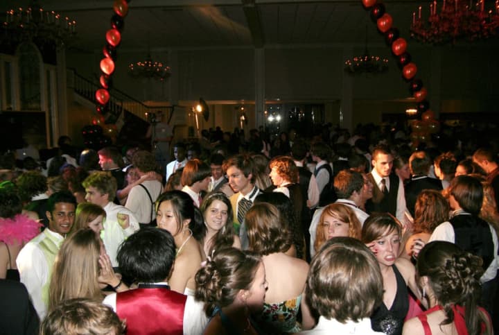 The Clarkstown Police Department has posted a series of prom night tips for both teens and parents.