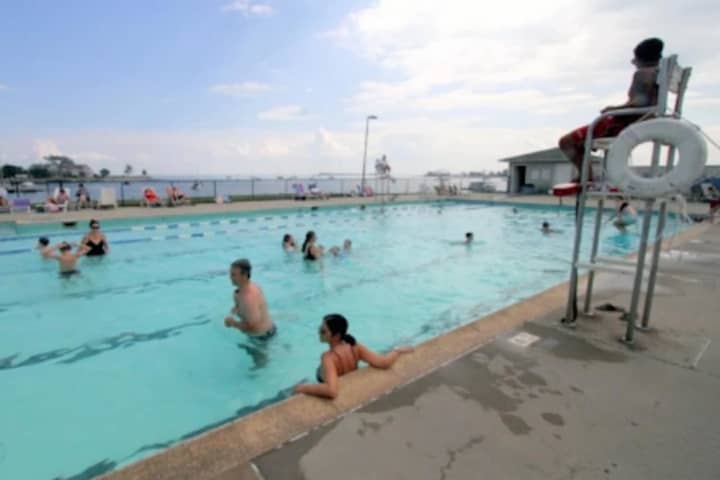 Westchester County residents will flock to area pools this weekend as another round of 90-plus temperatures roll into the region.