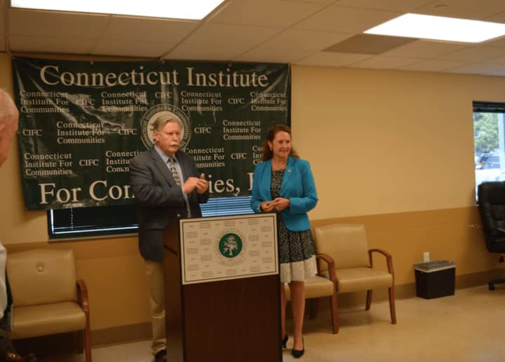U.S. Rep. Elizabeth Esty (D-5th District) with James Maloney, president and CEO of the Connecticut Institute for Communities, announce an annual federal grant of $350,000 for the Greater Danbury Community Health Center.