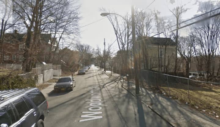 A Yonkers man was stabbed after getting into a fight with another man on Woodworth Avenue.