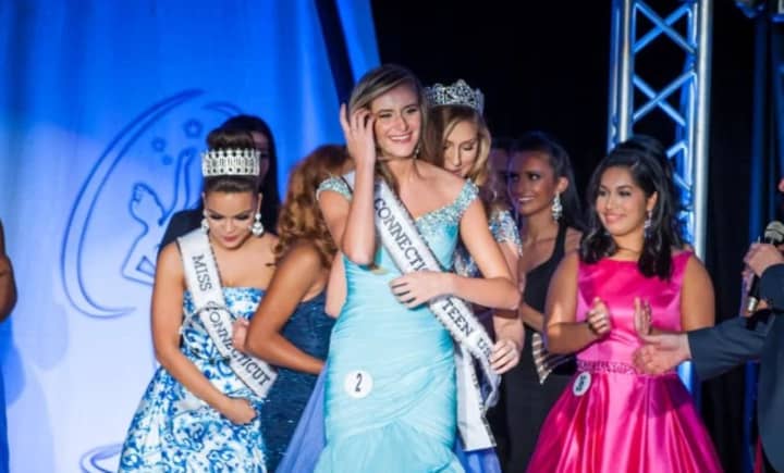 Lana Coffey, 18, of New Canaan is crowned Miss Connecticut Teen USA 2017.