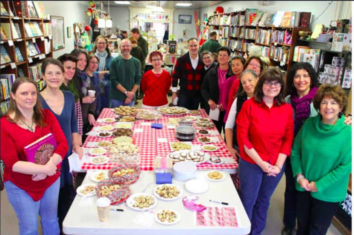 Byrd&#x27;s Books in Bethel celebrates five years in business with a cookie exchange and author talk
