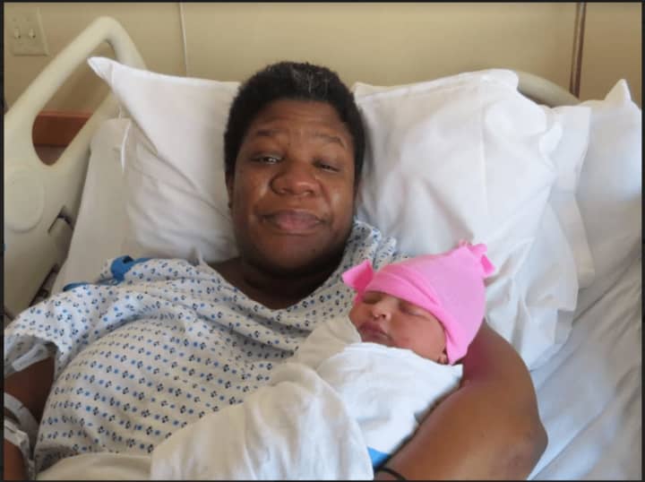 Caressa Jones welcomes her daughter, Arianna Lassus, who was born at 5:39 a.m. on New Year&#x27;s Day.