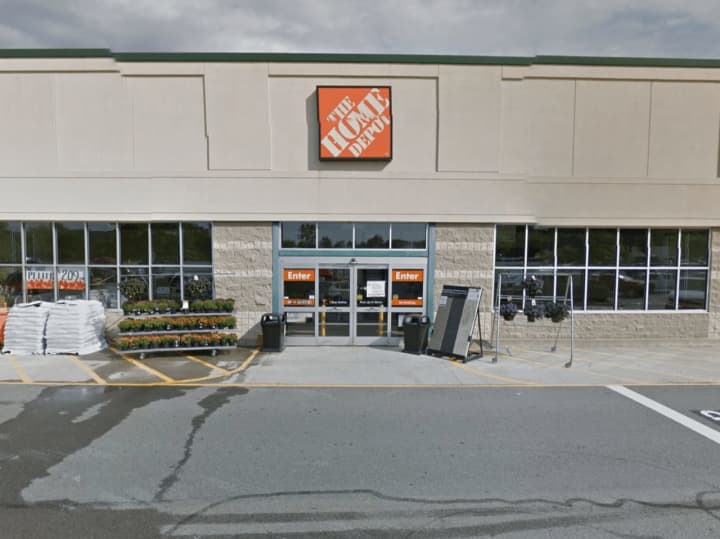 A Home Depot employee helped Mount Pleasant police arrest a larceny suspect.