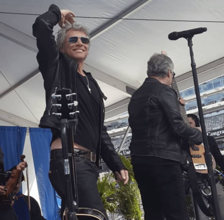 Bon Jovi gave Fairleigh Dickinson Students a surprise graduation performance on Tuesday.