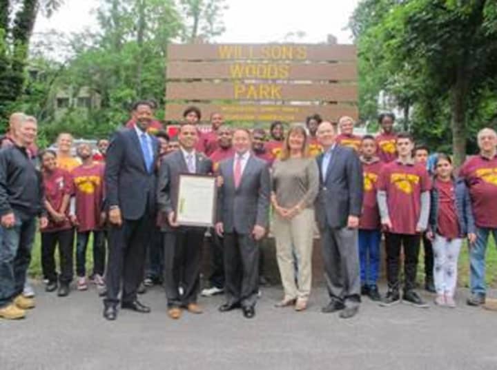 Mount Vernon School Superintendent Kenneth R. Hamilton,
Principal Ronald Gonzalez, Astorino,
Kathy O’Connor, Commissioner and Seth Mandelbaum with the , Westchester County Parks Department of Parks.