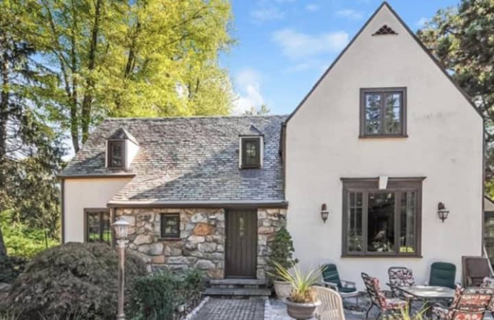 30 Briar Lane in Cortlandt Manor sits nestled in the northern Westchester hills.