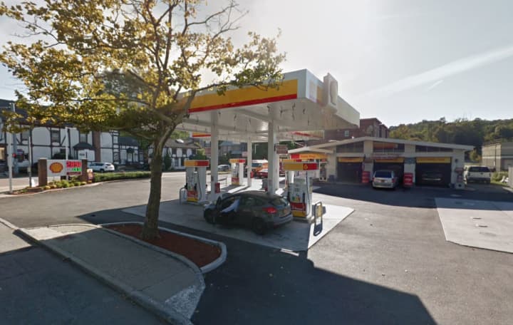 Shell gas station on Commerce Street in Yorktown.