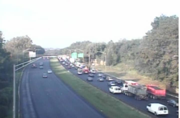 Traffic on I-95, with the southbound side on the right.