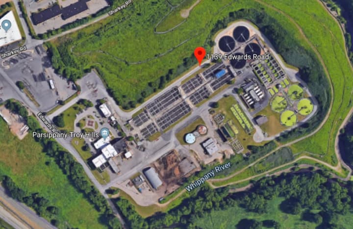 A large-scale chemical spill brought the Morris County Hazardous Material Unit to a water treatment plant in Parsippany Thursday afternoon, first responders said.
