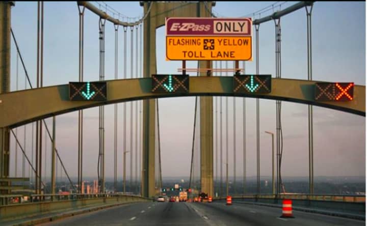 Cashless tolling systems are coming to New York and New Jersey crossings.
