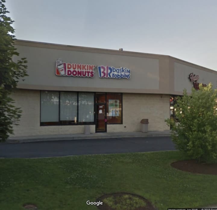 A man attempting to rob an area Dunkin&#x27; Donuts was stopped by Good Samaritans.