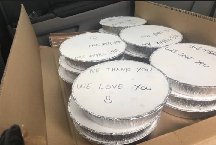 A message of love through food to all those working to save lives during the COVID-19 pandemic.