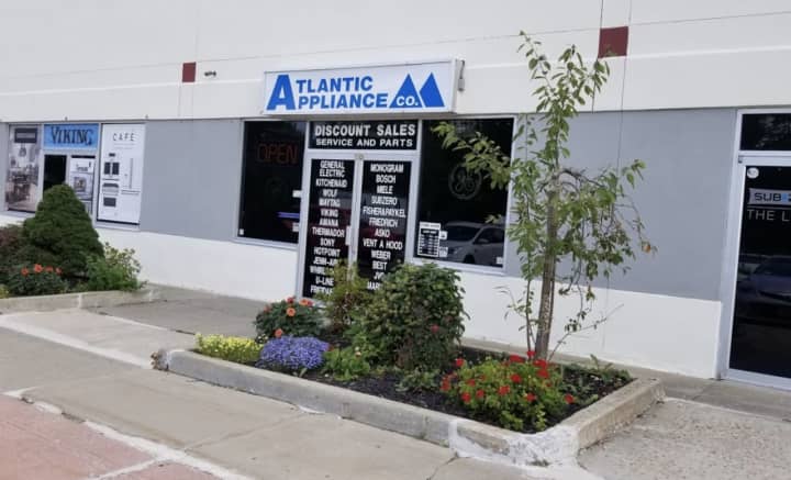 A Yonkers man used a fake credit card at Atlantic Appliance in Yorktown.