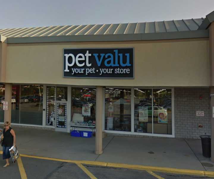 Pet valu store near outlet me