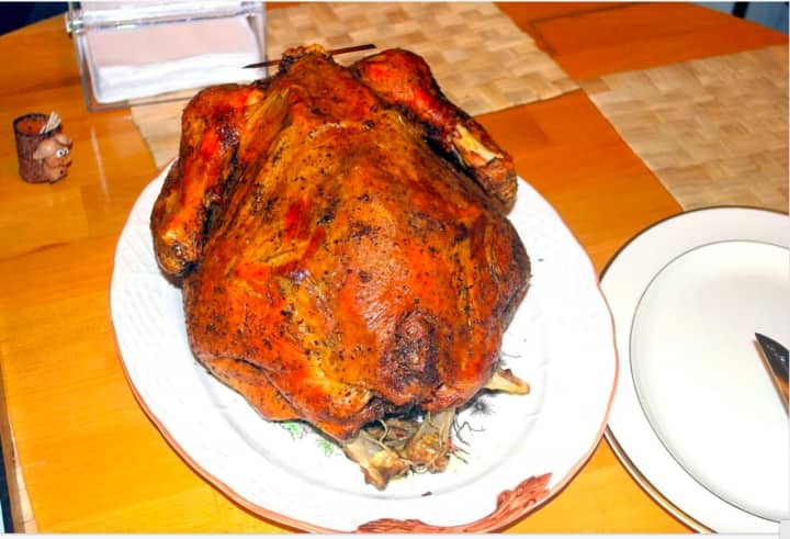 Although the positive COVID-19 rate in Connecticut dipped over the weekend, Gov. Ned Lamont’s health officials are still advising non-traditional, more muted, smaller Thanksgiving celebrations.