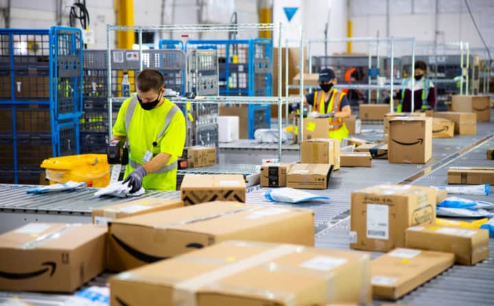 An alert has been issued for fraudsters posing as Amazon workers.