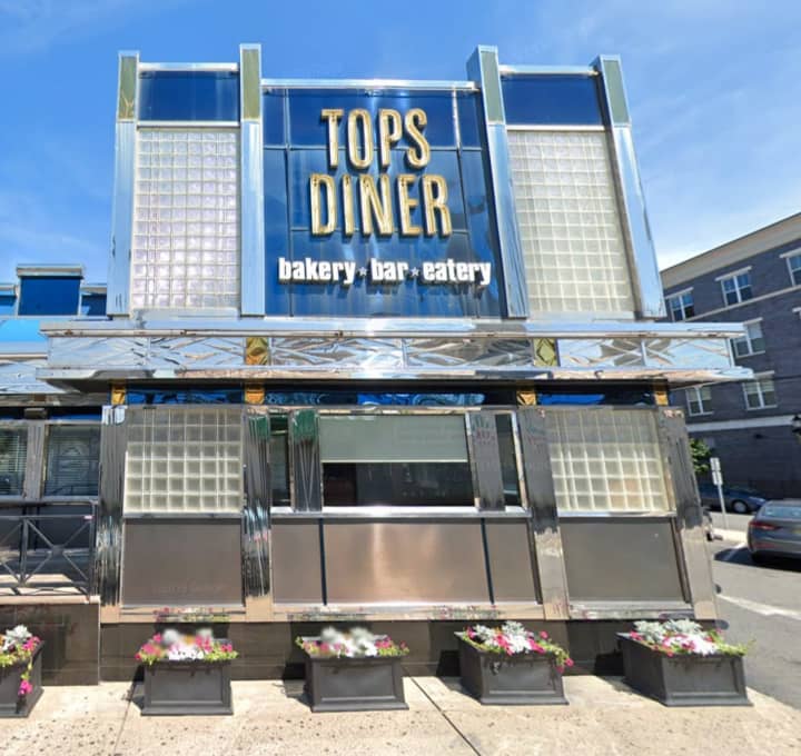 Tops Diner (500 Passaic Ave., East Newark)