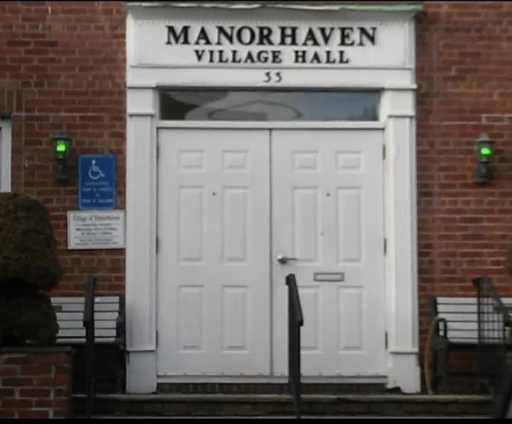 A Manorhaven Village judge, Peter Gallanter, has resigned amid a probe accusing him of making sexist remarks and fixing tickets for friends.