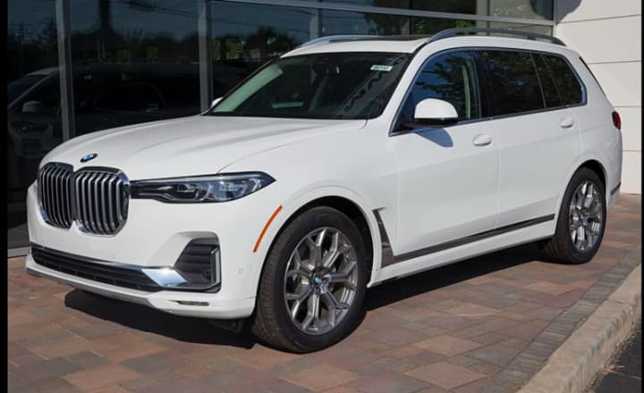 A BMW x7 (not the one involved in the incident).