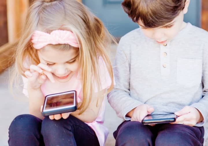 Parents are concerned that their children are becoming &quot;Internet Zombies&quot;