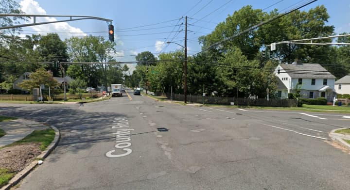 Intersection of Shunpike Road and Lafayette Avenue in Chatham Township