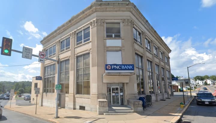 PNC Bank, 2102 Main St, Northampton, PA 18067