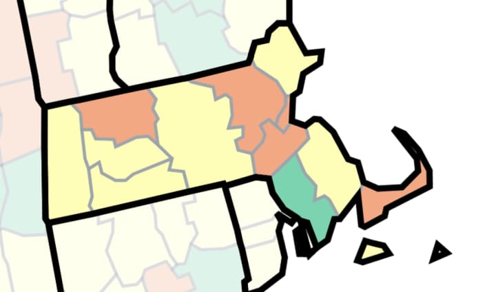 The CDC&#x27;s COVID-19 risk map in Massachusetts