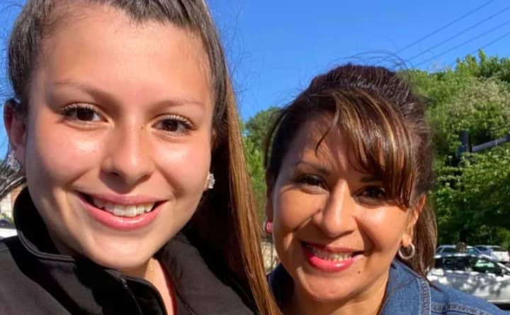 Adriana Pacheco with her mom, Cyntia Morales