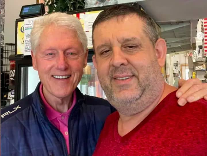 Former President Bill Clinton visited a popular Connecticut pizzeria this week. Do you know where it&#x27;s located?