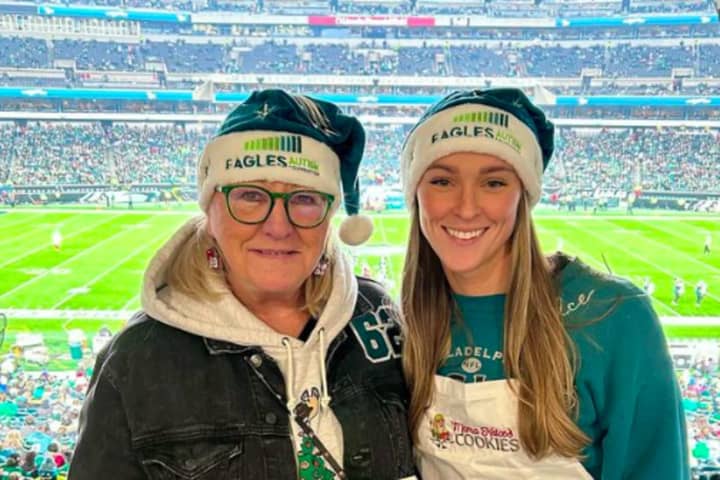 Donna and Kylie Kelce.