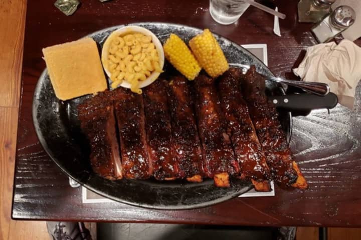 A platter of ribs at Smokin&#x27; Al&#x27;s Famous BBQ Joint