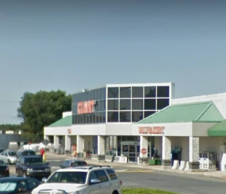 GIANT Food Stores located at 481 West Penn Avenue in Cleona.