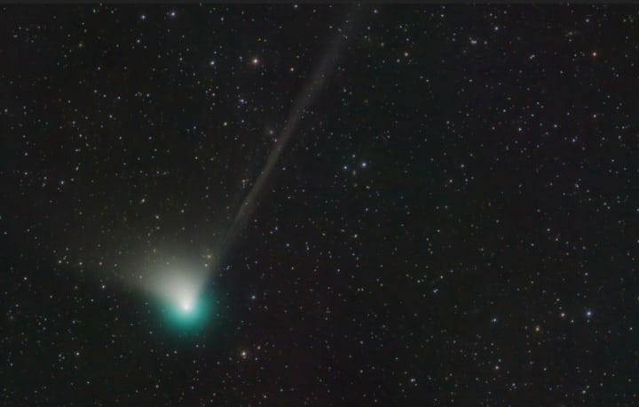 Comet C/2022 E3 (ZTF) known as the &quot;green comet.&quot;