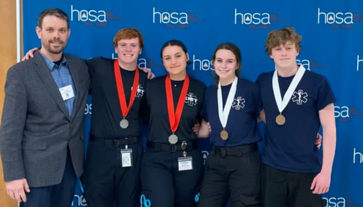 Two Sussex County juniors and dedicated emergency squad volunteers are hoping to represent New Jersey during a national leadership conference in Dallas — and they’re more than halfway there with the help of community backing.