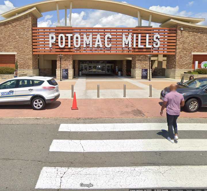 Man Who Exposed Himself At Potomac Mills Attempted To Disarm Arresting ...