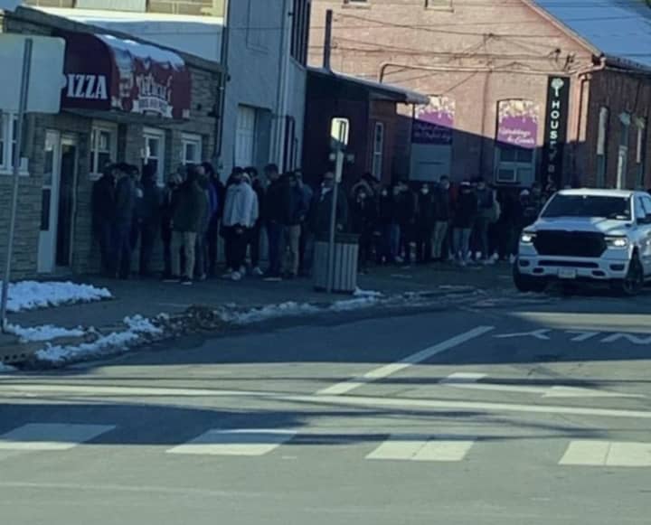People flocked to DeLucia&#x27;s Brick Oven Pizza for days on end after the restaurant scored a 9.4 from Barstool CEO Dave Portnoy.