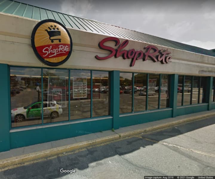 The ShopRite of West Babylon will close its doors in October.