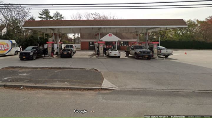 Speedway Gas Station, located at 800 Jericho Turnpike