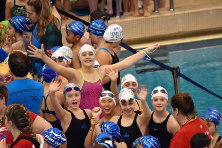 Th Rye Y Wave Ryeders celebrate at States.