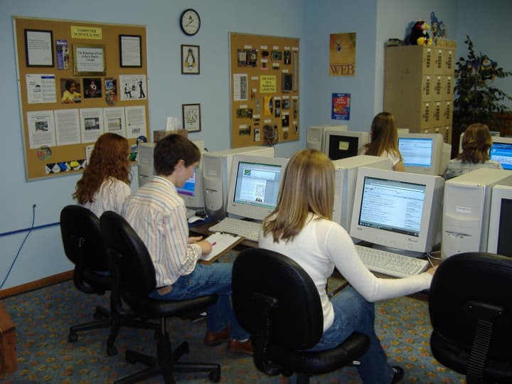 The Ridgewood Library will offer classes on creating an online family tree.