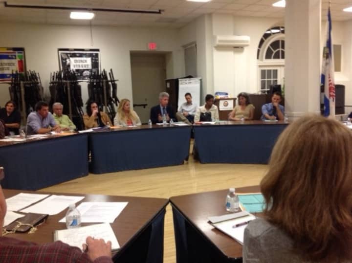 The White Plains Council of Neighborhood Associations discussed education issues at its Wednesday meeting.