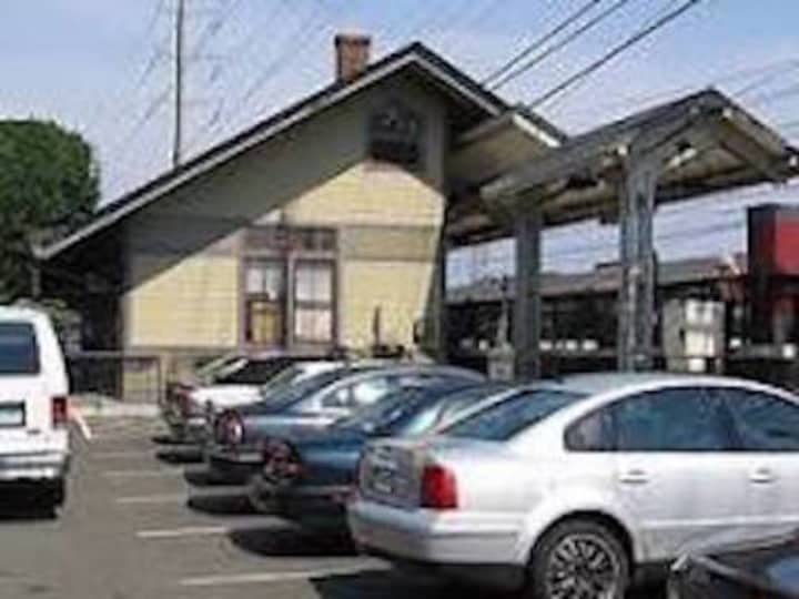 <p>Parking at the train stations in Darien and Noroton Heights could see a rate increase.</p>