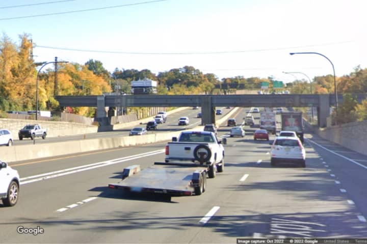 The eastbound lanes of the Long Island Expressway (I-495) will be closed in the towns of North Hempstead and Oyster Bay between Willis Avenue and State Routes 106/107 from 10 p.m. to 5 a.m. on Wednesday night, Dec. 14.