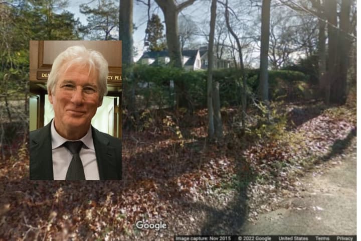 The estate in New Canaan purchased by Richard Gere was built in 1938.