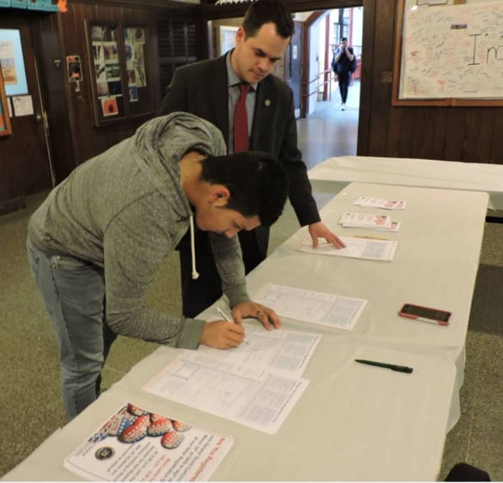 Senator David Carlucci recently held a Voter Registration Day at Ossining High School in an effort to get more students interested in voting.