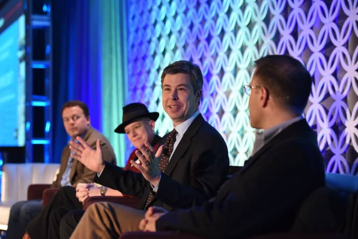 Chattanooga Mayor Andy Berke discusses the “perils of holding onto your past” at “Westchester: County of Tomorrow” conference organized by the Westchester County Association. With him are Jason Widen, Susan Dawson and Seth Pinsky.