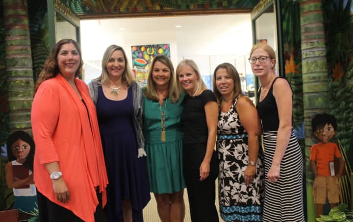 Ladies’ Soirée Committee members are: Suzanne Lishnoff, event chairperson, Michelle Shia, Carrie Preisano, Kathleen Zadourian, Jennifer Alesia, and Amy Cooper.
