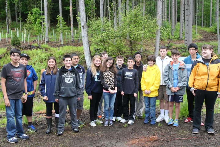 The Westlake Middle School students at Whippoorwill Creek.